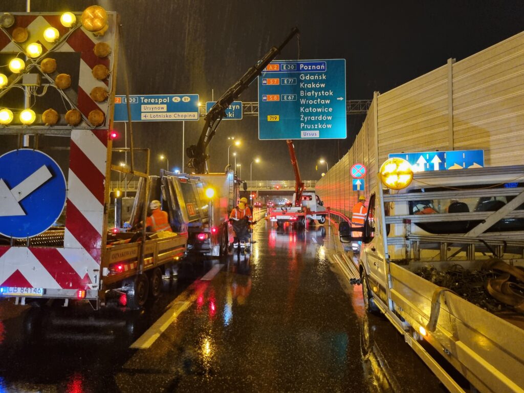 Montaż i produkcja tablic drogowych Erplast